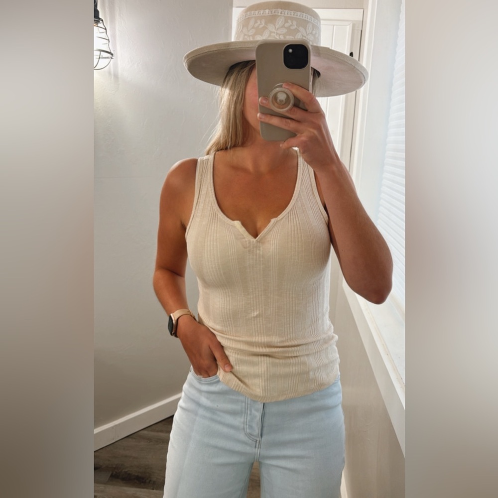 Sonoma Notch Tank Top in Beige Size XSmall